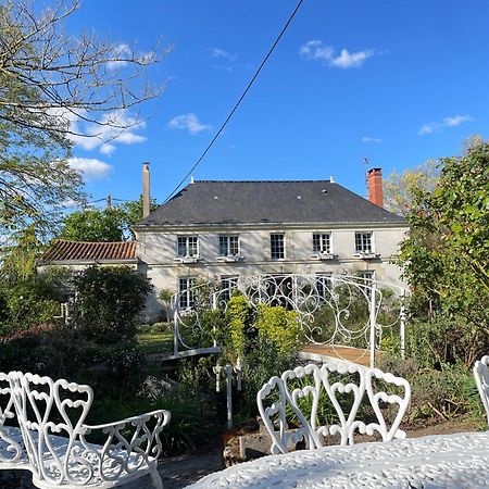 Chambre De Charme Dans Un Jardin De 1500M2 Nueil-sur-Layon Dış mekan fotoğraf